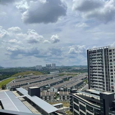 D'Rinie Sky Homestay 加影 外观 照片