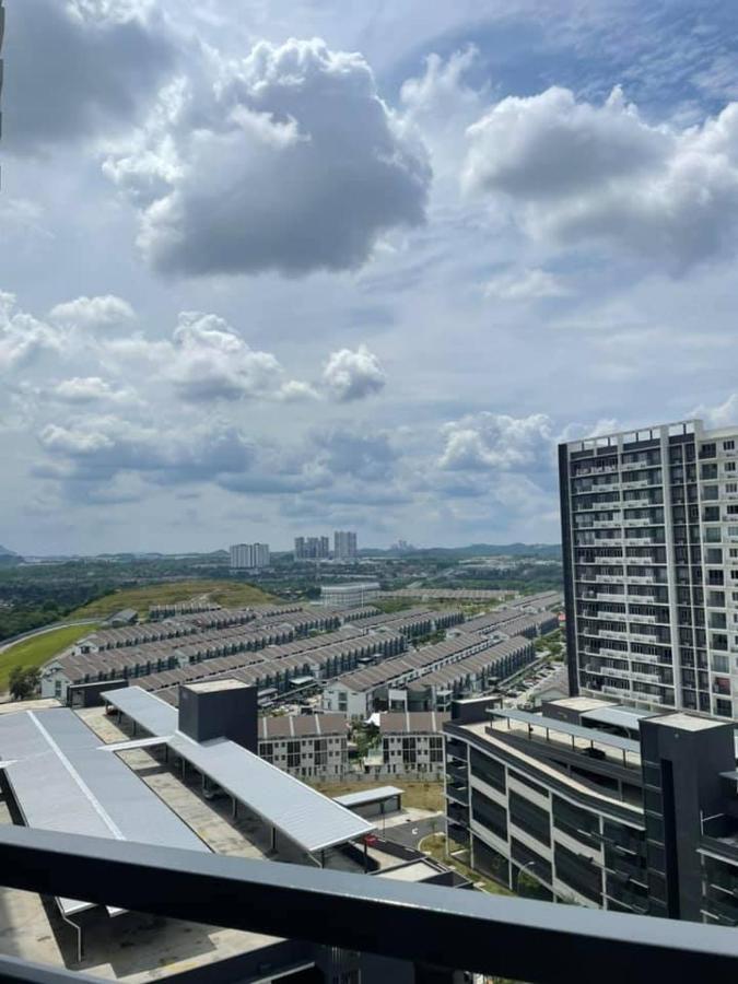 D'Rinie Sky Homestay 加影 外观 照片