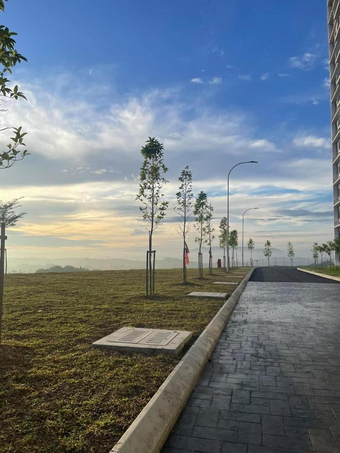 D'Rinie Sky Homestay 加影 外观 照片